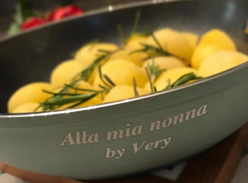 Per Natale regala una pentola antiaderente personalizzata!