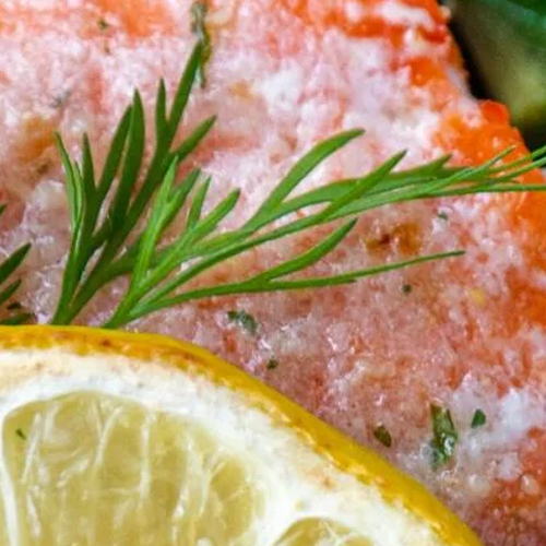 Ricetta light dopo le feste: salmone al forno con asparagi